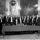 Ceremonia podpisania przez prezydenta RP Ignacego Mościckiego Konstytucji 1935 roku w Sali Rycerskiej na Zamku Królewskim w Warszawie (1-A-1107-2)
